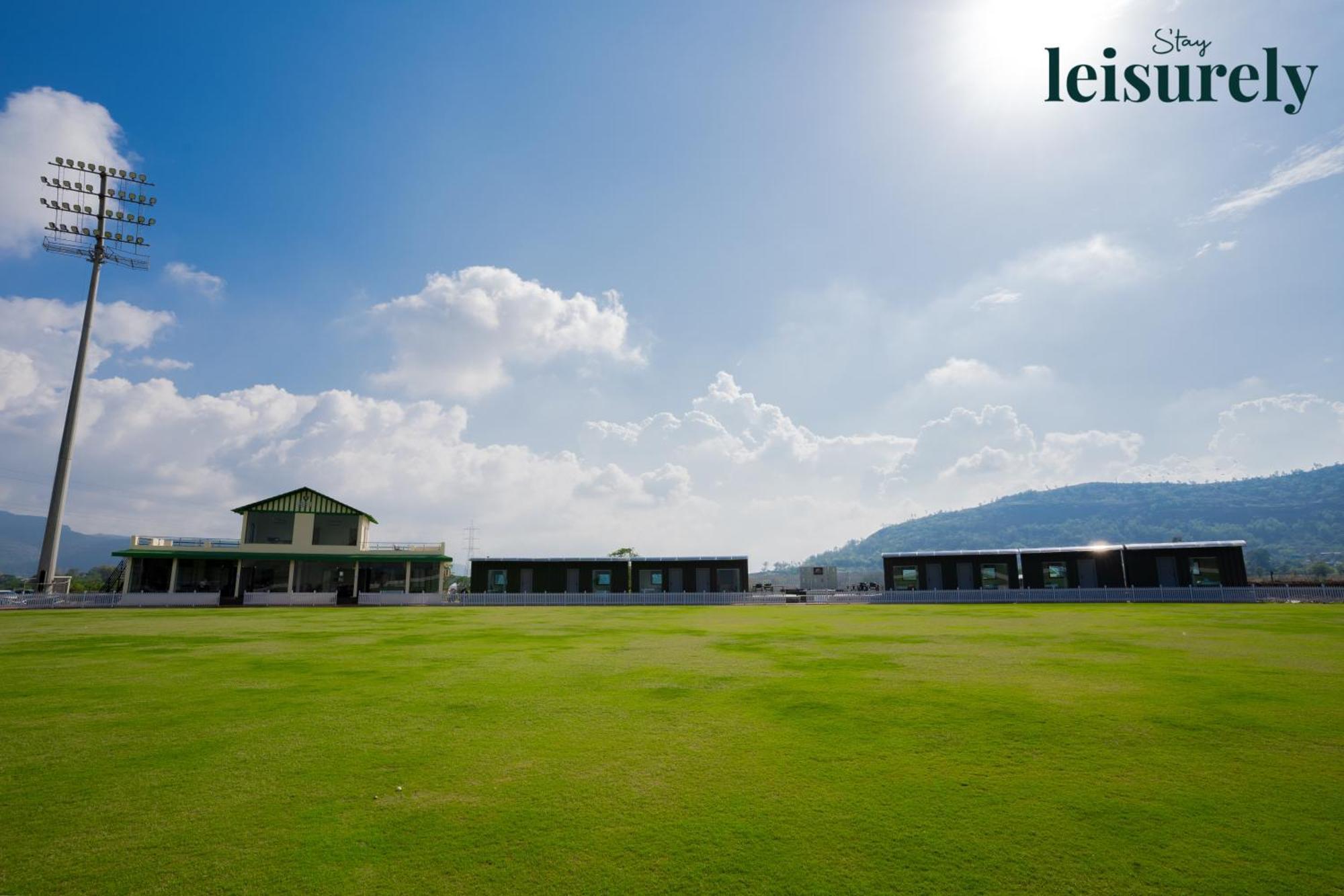 Stay Leisurely - Pavilion By The Hills, Lonavala - Stadium View Rooms Exteriör bild