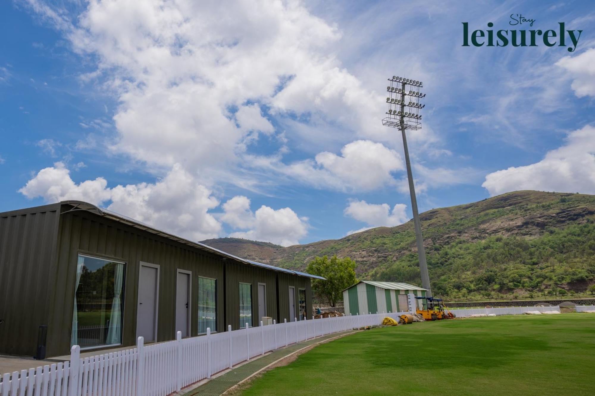 Stay Leisurely - Pavilion By The Hills, Lonavala - Stadium View Rooms Exteriör bild