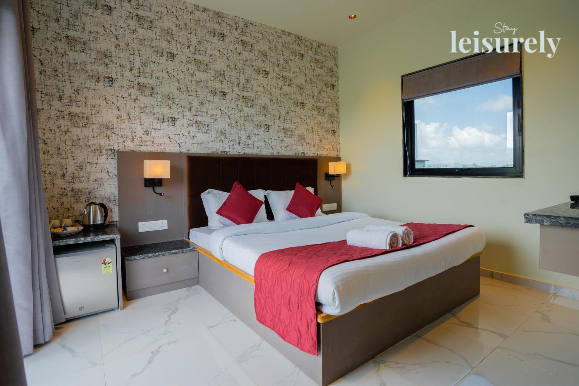 Stay Leisurely - Pavilion By The Hills, Lonavala - Stadium View Rooms Exteriör bild
