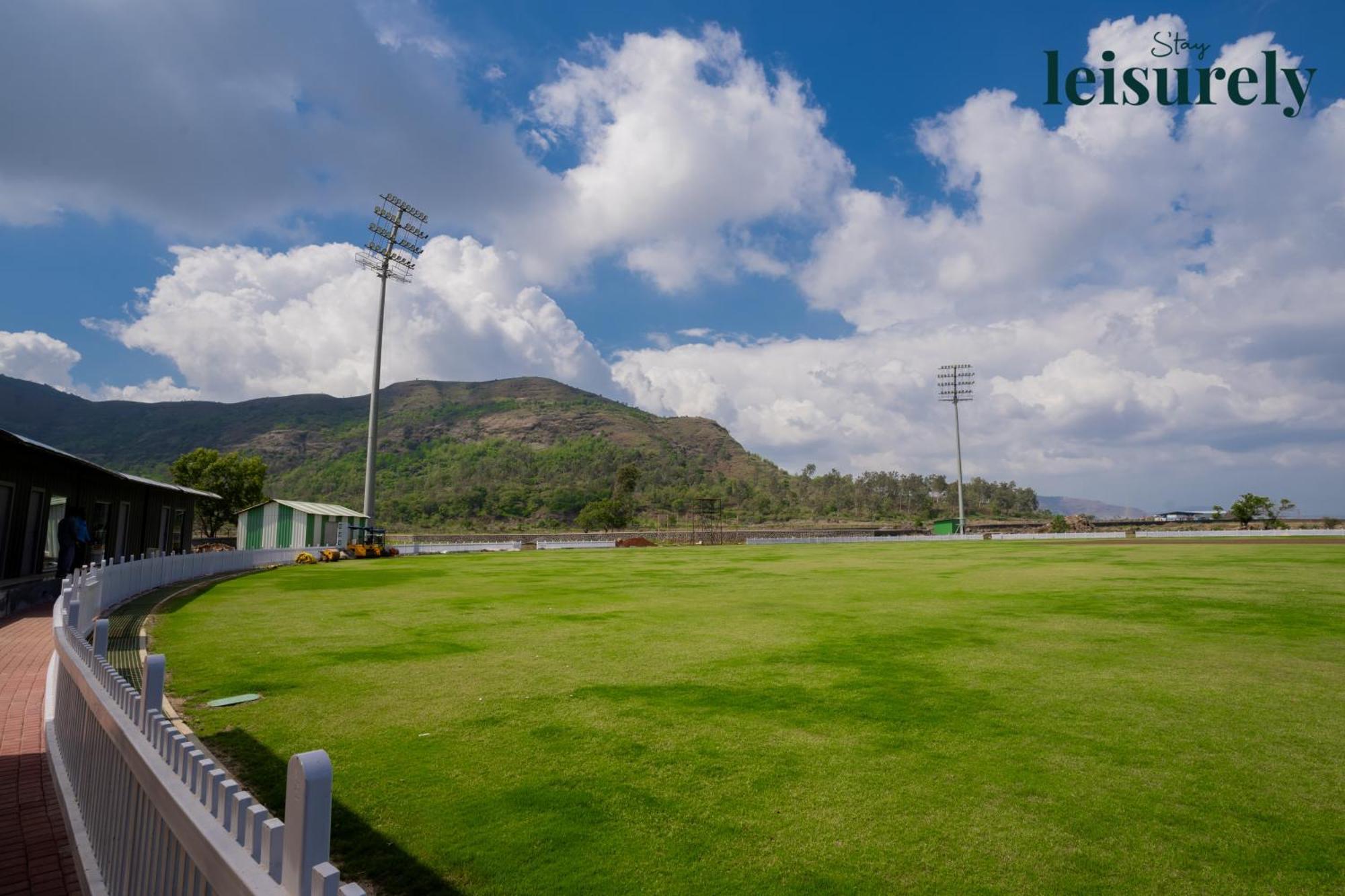 Stay Leisurely - Pavilion By The Hills, Lonavala - Stadium View Rooms Exteriör bild